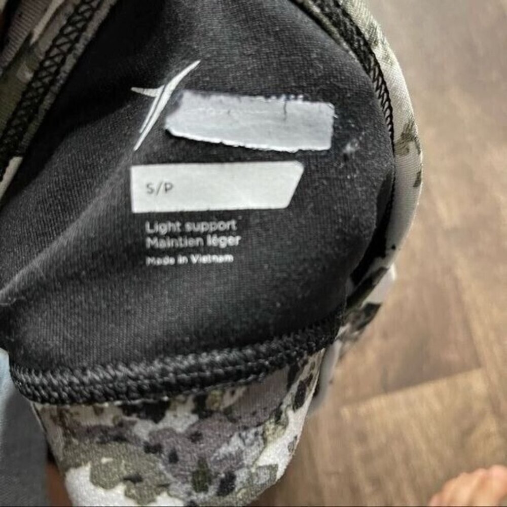 Old Navy Multicolor Sports Bra Light Support Size S - Picture 3 of 5